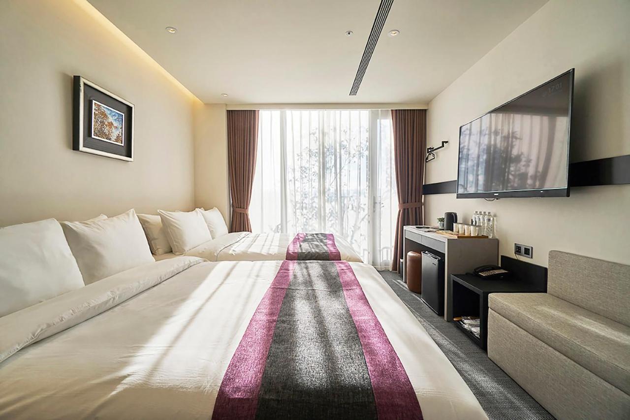 Royal Roi Hotel Taichung Esterno foto
