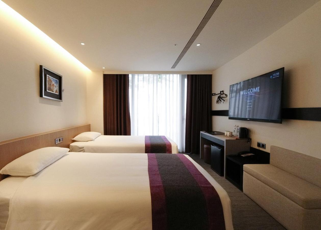 Royal Roi Hotel Taichung Esterno foto