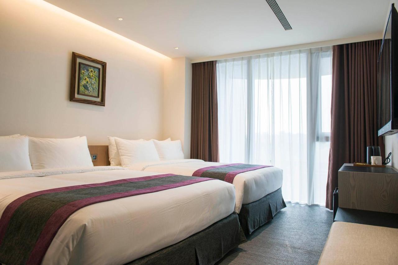 Royal Roi Hotel Taichung Esterno foto