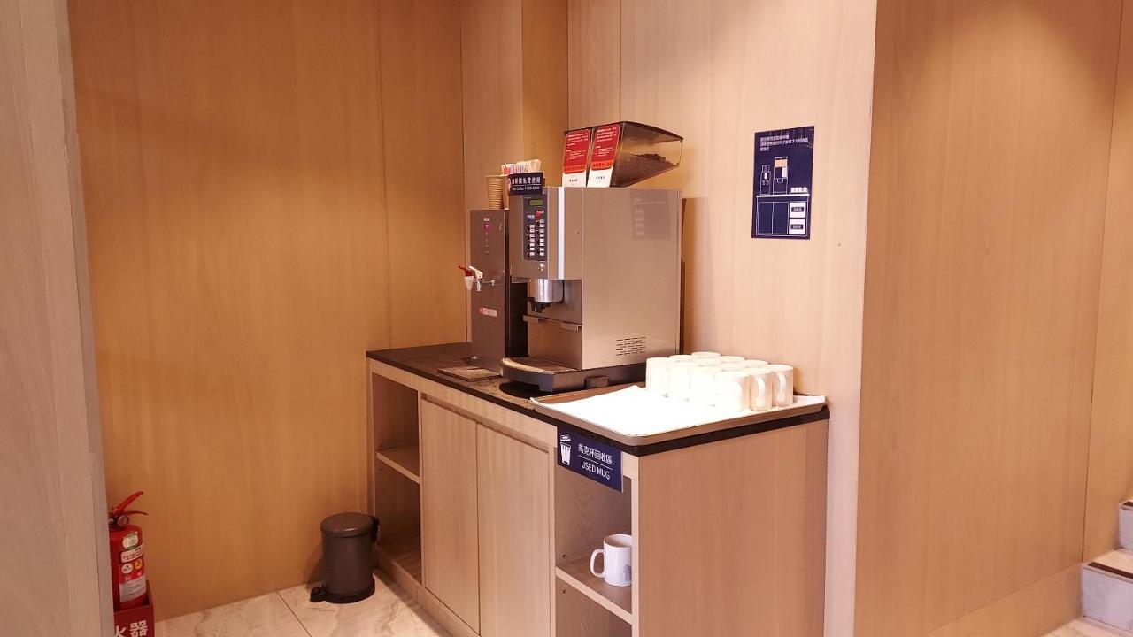 Royal Roi Hotel Taichung Esterno foto