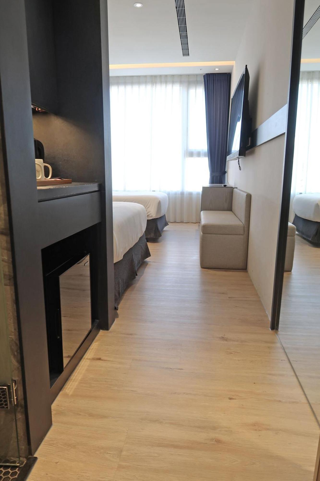 Royal Roi Hotel Taichung Esterno foto