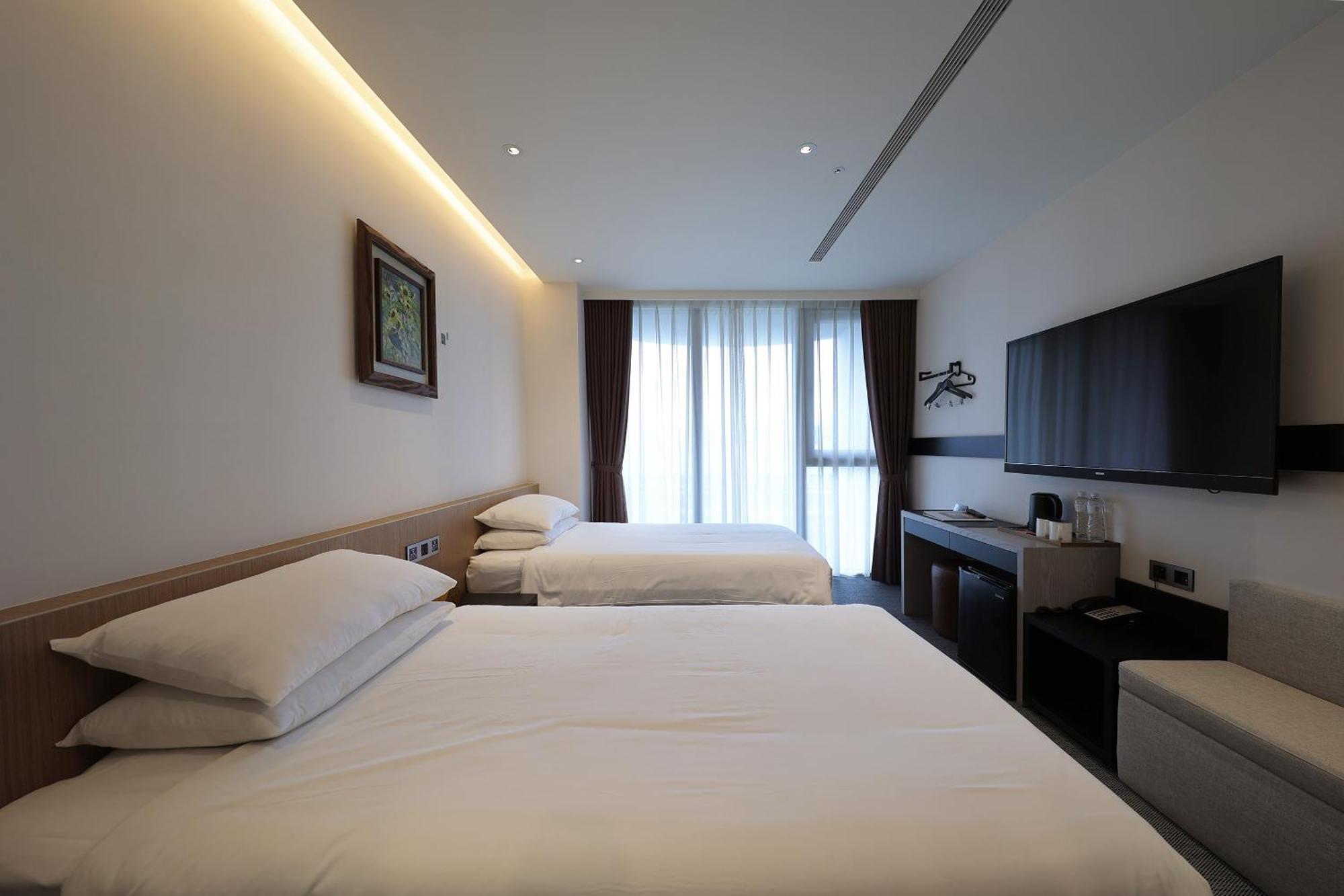 Royal Roi Hotel Taichung Esterno foto